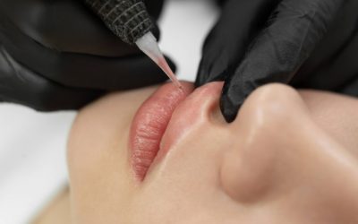 Dauerhafte Lippenfarbe: Lip Blush Permanent Make-up für Natürlichkeit und Definition