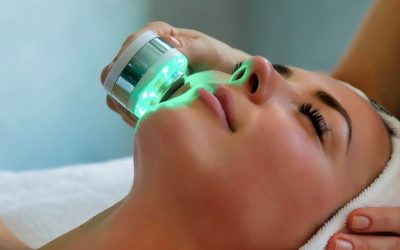 Lichttherapie in Farbe: Die transformative Kraft von Rot, Grün, Blau und Gelb