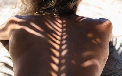Sonne genießen, Haut schützen: Unsere Behandlungen & Pflege mit UV-Fokus